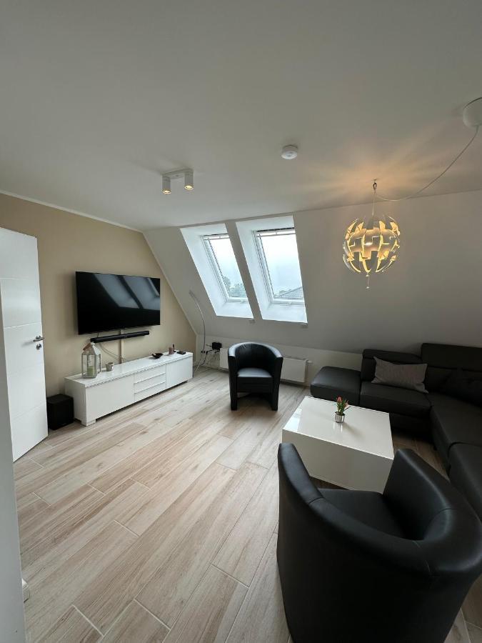 Helle, Grosszuegige Ferienwohnung Fuer 2 - 3 Personen Mit Parkplatz + E-Ladestation In Buchholz, Nordheide 诺尔登堤岸布赫霍尔茨 外观 照片