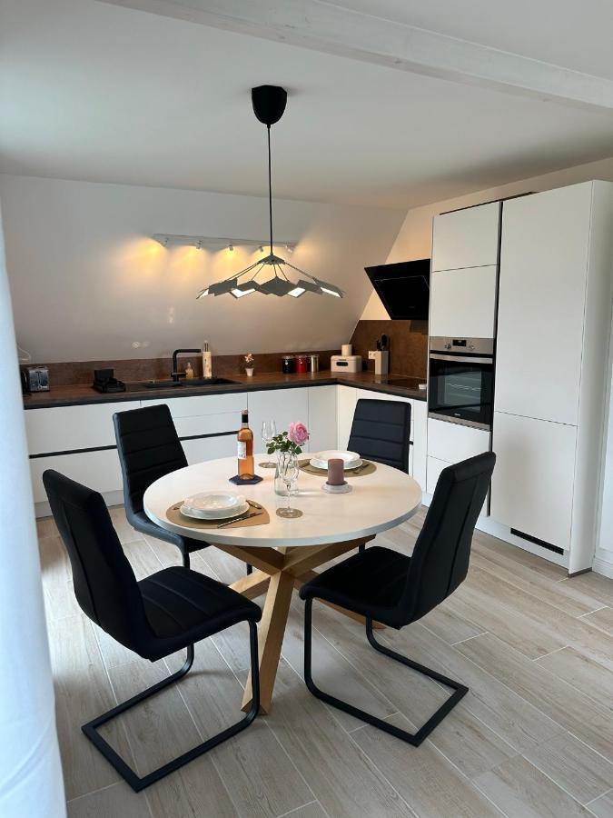 Helle, Grosszuegige Ferienwohnung Fuer 2 - 3 Personen Mit Parkplatz + E-Ladestation In Buchholz, Nordheide 诺尔登堤岸布赫霍尔茨 外观 照片
